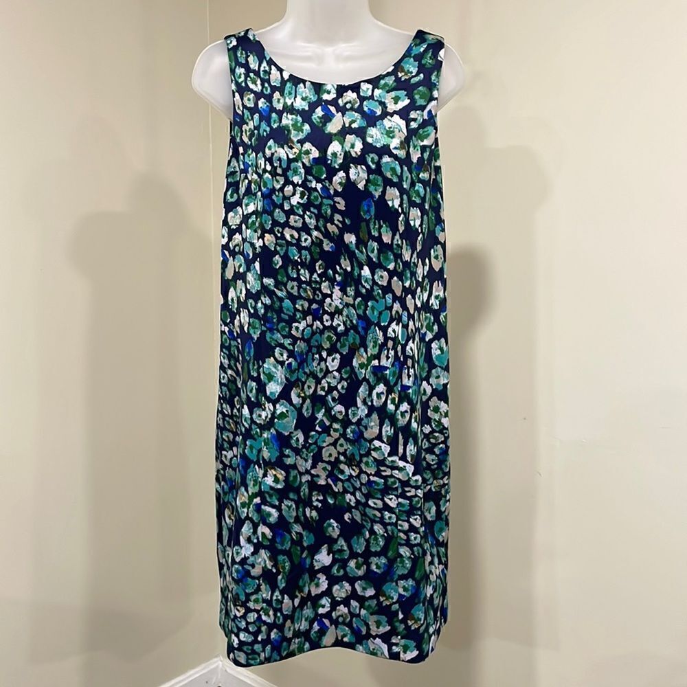 NWT Pappagallo abstract floral dress.  Size 8 M medium